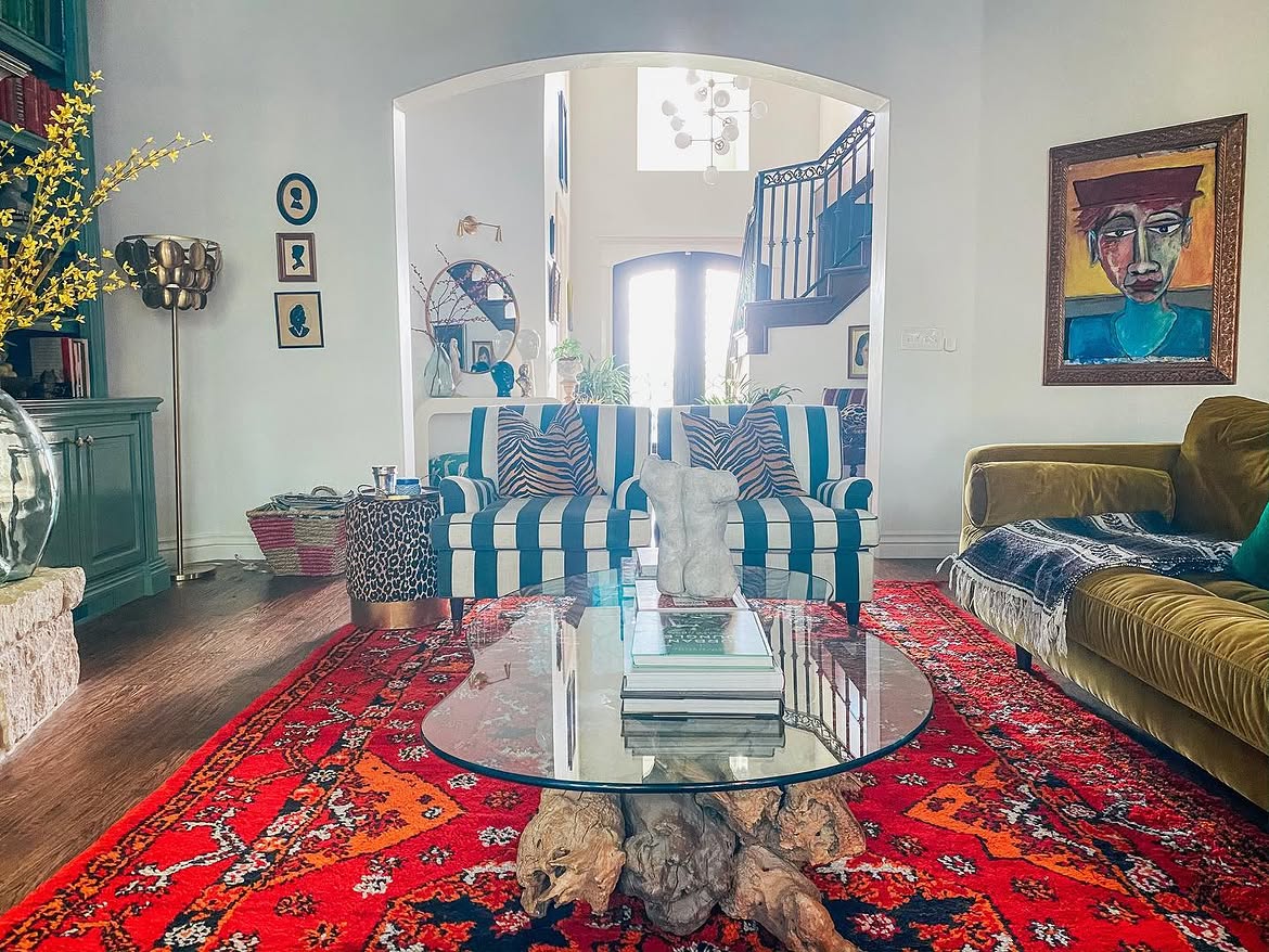 Traditional interior styled with an Ettilux rug